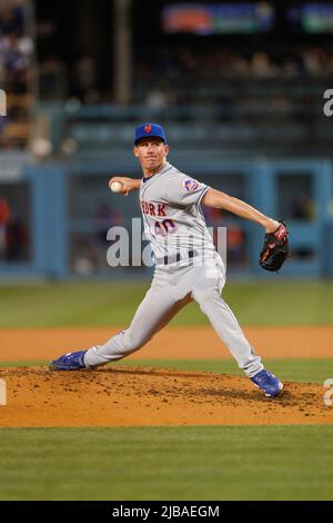Los Angeles, USA. 04th June, 2022. Los Angeles Dodgers Zach McKinstry lines  a two-run home run into the right-field pavilion off New York Mets starting  pitcher Chris Bassitt, a key blow in