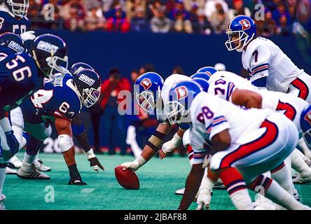 John Elway, Denver Broncos quarterback in 1993 Stock Photo - Alamy