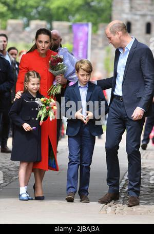Cardiff, UK. 04 June, 2022.  Prince William, Duke of Cambridge, Catherine, Duchess of Cambridge and their children Prince George and Princess Charlotte visit Cardiff Castle during the Platinum Jubilee celebrations for  Queen Elizabeth ll in Cardiff, Wales. Credit: Anwar Hussein Credit: Anwar Hussein/Alamy Live News Credit: Anwar Hussein/Alamy Live News Stock Photo