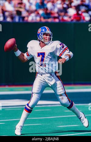 John Elway, Denver Broncos quarterback in 1998 AFC Championship Stock Photo  - Alamy