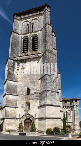 Eglise fortifiée Saint astier Stock Photo