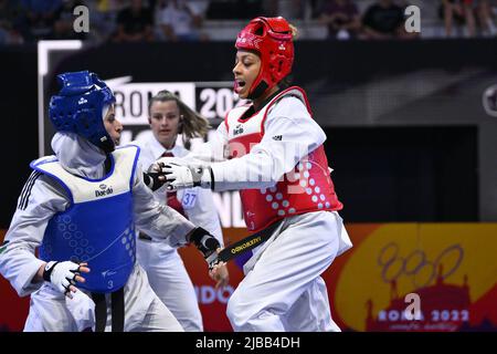 Rome, Italy. 04th June, 2022. Julyana AL-SADEQ (JOR) vs Magda WIET HENIN (FRA) during the final -67Kg round of World Taekwondo Grand Prix at Foro Italico, Nicola Pietrangeli Stadium, 4th June 2022, Rome, Italy. Credit: Independent Photo Agency/Alamy Live News Stock Photo