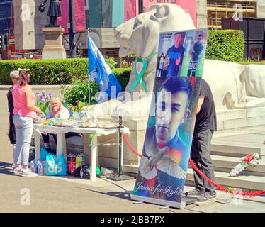 Glasgow, Scotland, UK 4th June, 2022. Justice for Rhys Bonner had  a stall beside the cenotaph in George Square to highlight lack of police action on their sons murders. Credit Gerard Ferry/Alamy Live News Stock Photo