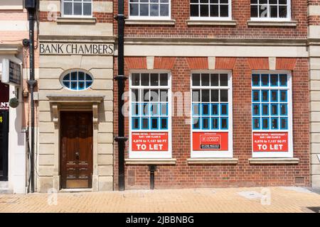 Former Lloyds branch lies empty as another bank reduces branches on the high street due to changing customer behaviour.  Basingstoke, UK Stock Photo