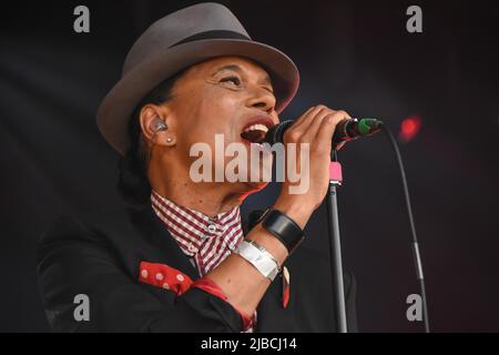 June 4, 2022, Cheltenham, England, United Kingdom: Wychwood Festival, one of the many festivities over the Jubilee holiday in the UK, took place on Cheltenham Racecourse 3-5 June. A packed schedule saw old favourites take the stage. Ska sensation The Selecter, played a set of their old favourites such as, â€˜Too much Pressureâ (Credit Image: © Rod Harbinson/ZUMA Press Wire) Stock Photo