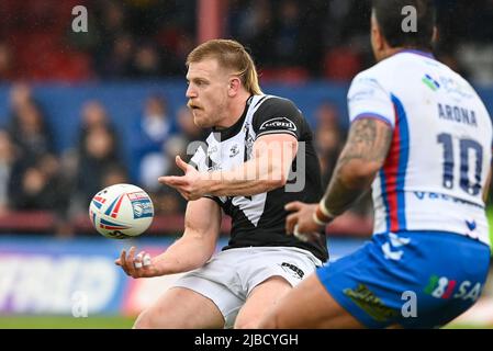Brad Fash (17) of Hull FC passes the ball in ,  on 6/5/2022. (Photo by Craig Thomas/News Images/Sipa USA) Stock Photo