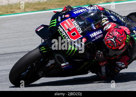 5th June 2022; Circuito de Catalunya, Montmelo,  Barcelona, Spain: Gran Premi Monster Energy de Catalunya, MotoGP of Spain, race day: Fabio Quartararo of France rides the (20) Monster Energy Yamaha MotoGP during the race day Credit: Pablo Guillen/Alamy Stock Photo