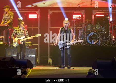 Reggio Emilia, Italy. 04th June, 2022. Luciano Ligabue during Luciano Ligabue - 30 Anni in un giorno, Italian singer Music Concert in Reggio Emilia, Italy, June 04 2022 Credit: Independent Photo Agency/Alamy Live News Stock Photo