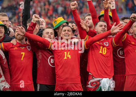 Wales, UK. 05/06/2022, Wales players celebrating qualifying for the World Cup  CARDIFF, WALES - 5th JUNE 2022: during the 2022 FIFA World Cup European Play Off Final fixture between Wales & Ukraine at the Cardiff City Stadium. (Pic by Andrew Dowling) Stock Photo