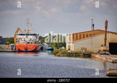 port of Goole docks, a Tom Pudding hoist in Goole docks Stock Photo