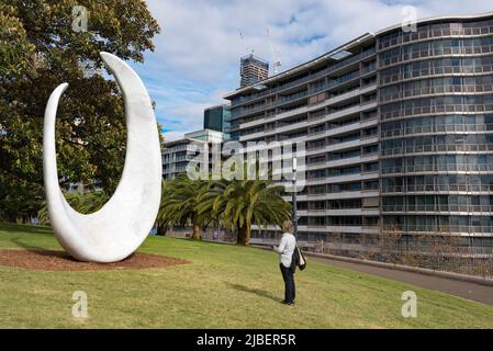 June 2022 Sydney, Aust: A new sculpture has been unveiled on the Tarpeian Precinct lawns above Dubbagullee (Bennelong Pt and the Sydney Opera House) Stock Photo