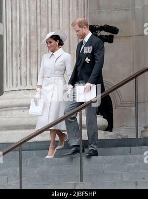 Jun 03, 2022 - London, England, UK - Prince Harry and Meghan Markle, Duchess of Sussex leaving the National Service of Thanksgiving, St Paul's Cathedr Stock Photo