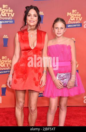 Bethenny Frankel and Bryn Hoppy (r) attend the 2022 MTV Movie and TV