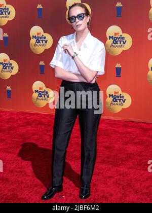 SANTA MONICA, LOS ANGELES, CALIFORNIA, USA - JUNE 05: American comedian Hannah Einbinder arrives at the 2022 MTV Movie And TV Awards held at The Barker Hangar on June 5, 2022 in Santa Monica, Los Angeles, California, United States. (Photo by Xavier Collin/Image Press Agency) Stock Photo