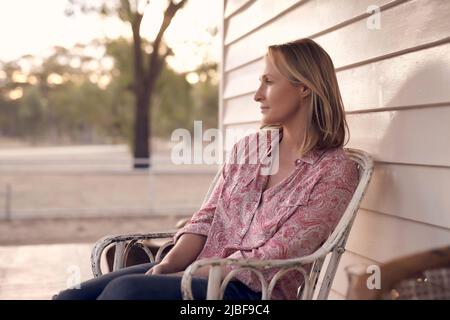 GENEVIEVE O'REILLY in THE DRY (2020), directed by ROBERT CONNOLLY. Credit: Made Up Stories / Album Stock Photo