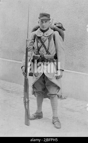 French soldier WW1 poilu grand geurre Stock Photo - Alamy