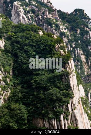 Mount Song, Song Shan, of Henan is the sacred mountain for Shaolin ...