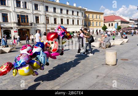 Lublin, Poland. 05 June 2022. People enjoying sunny Sunday afternoon in city centre - Karkowskie Przedmiescie Street Stock Photo