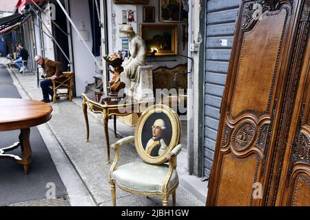 Antiques on display at Marché aux Puces de Saint-Ouen Flea Market - Paris - France Stock Photo