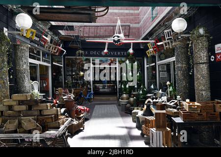 Antiques on display at Marché aux Puces de Saint-Ouen Flea Market - Paris - France Stock Photo