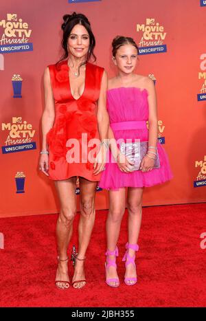 Bethenny Frankel and Bryn Hoppy (r) attend the 2022 MTV Movie and TV