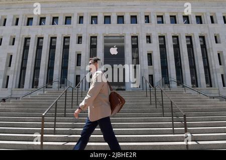 June 6, 2022, Washington, Distric of Columbia, USA: The APPLE Company start its Apple's Annual Worldwide Developer Conference today on June 06, 2022 in Washington DC, USA. (Credit Image: © Lenin Nolly/ZUMA Press Wire) Stock Photo