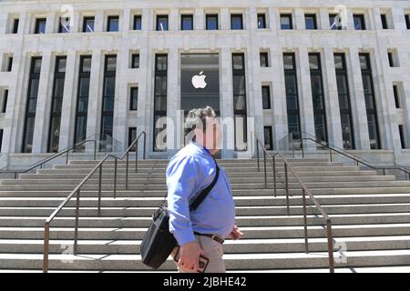 June 6, 2022, Washington, Distric of Columbia, USA: The APPLE Company start its AppleÃs Annual Worldwide Developer Conference today on June 06, 2022 in Washington DC, USA. (Credit Image: © Lenin Nolly/ZUMA Press Wire) Stock Photo