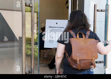 June 6, 2022, Washington, Distric of Columbia, USA: The APPLE Company start its Apple's Annual Worldwide Developer Conference today on June 06, 2022 in Washington DC, USA. (Credit Image: © Lenin Nolly/ZUMA Press Wire) Stock Photo