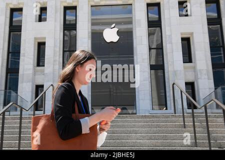 June 6, 2022, Washington, Distric of Columbia, USA: The APPLE Company start its Apple's Annual Worldwide Developer Conference today on June 06, 2022 in Washington DC, USA. (Credit Image: © Lenin Nolly/ZUMA Press Wire) Stock Photo