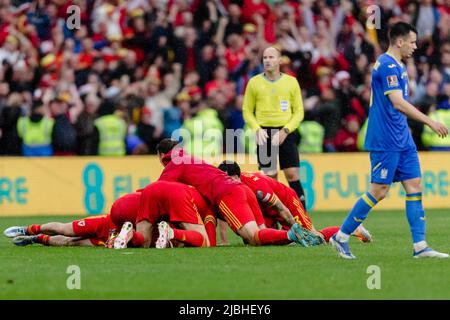 CARDIFF, WALES - 05 JUNE 2022: Wales celebrate qualifying the the 2022 FIFA World Cup after beating Ukraine 1-0 at the Cardiff City Stadium on the 5th of June 2022. (Pic by John Smith/FAW) Stock Photo