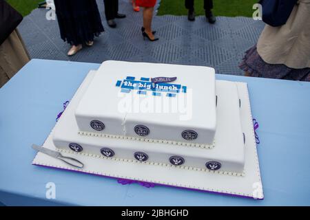 The Big Jubilee Lunch cake on the cricket pitch at the Oval, South London.  In celebration of Her Majesty The Queen’s Platinum Jubilee, The Prince of Stock Photo