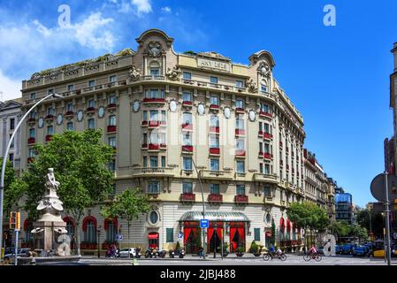 Barcelona, Spain - May 13, 2018:  The El Palace Hotel Barcelona, a 5 star luxury hotel on Gran Via de les Corts Catalanes. It was formerly known as th Stock Photo