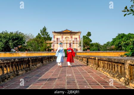 Ancient Museum, Hue City, Vietnam - April 27, 2022: Model wears a feudal five-piece long dress, known in 1744. This is the traditional costume of Viet Stock Photo