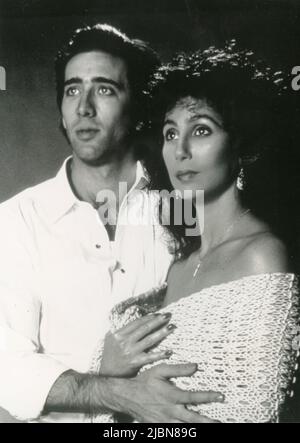 USA. Cher and Nicolas Cage in a scene from the (C)Metro-Goldwyn-Mayer ...