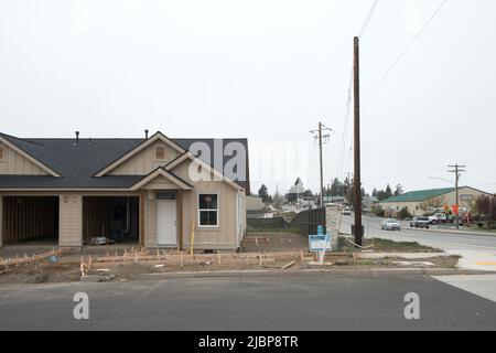 USA, Oregon, Bend, New Bend, Development Reed Market and 15th Street southwest corner, SE QuillPL and Reed Market,  2022 Stock Photo