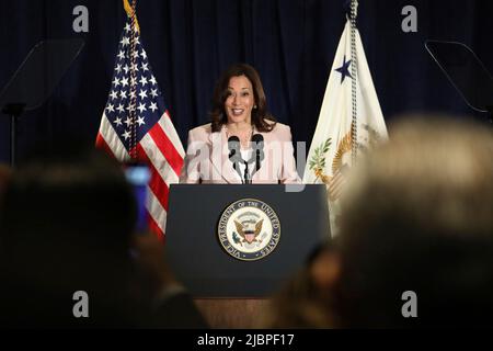 Los Angeles, California, USA. 07th June, 2022. United States Vice President Kamala Harris gives remarks at 'In Her Hands' an event promoting women's empowerment, at the IX Summit of the Americas in Los Angeles, California, USA, 07 June 2022. Credit: David Swanson/Pool via CNP/dpa/Alamy Live News