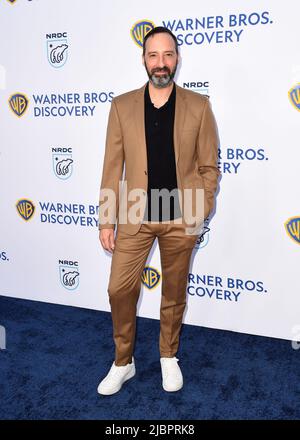 Los Angeles, USA. 07th June, 2022. Tony Hale walking on the red carpet at the NRDC night of Comedy at Neuehouse Hollywood in Los Angeles, CA on June 7, 2022. (Photo By Scott Kirkland/Sipa USA) Credit: Sipa USA/Alamy Live News Stock Photo