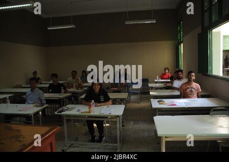 Tunis, Tunisia. 8th June, 2022. Candidates who return to the sadykia high school at the Kasbah in Tunis to pass their exams.'One hundred and thirty four thousand, nine hundred and fifty (134,950) candidates are preparing to take the exams for the main session of the 2022 baccalaureate, which starts on June 8, 2022, ' the director general of examinations told the Ministry of Education on Wednesday. recalling the efforts made by the Ministry of Education to successfully organize the 2022 Bac. (Credit Image: © Chokri Mahjoub/ZUMA Press Wire) Stock Photo