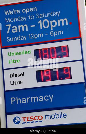 Ashford, Kent, UK. 08 June, 2022. One of the cheapest suppliers of fuel in Ashford, Kent has now exceeded £1.80 for unleaded and £1.91 for diesel as fuel is expected to rise even further by the summer. Photo Credit: Paul Lawrenson /Alamy Live News Stock Photo