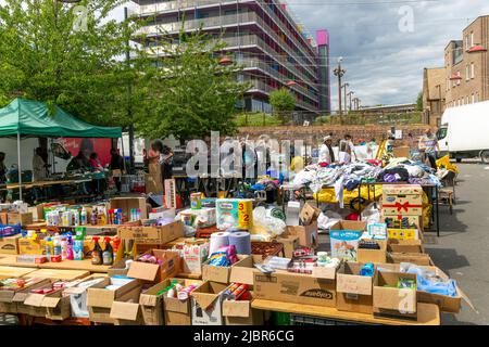 Street market traders and stalls, Deptford Market, London S8, England, UK Stock Photo