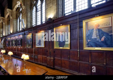 OXFORD CITY ENGLAND BALLIOL COLLEGE HALL INTERIOR PORTRAITS OF PAST MASTERS Stock Photo