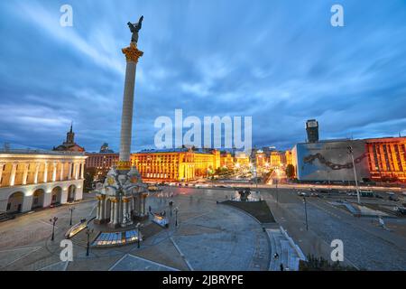 KYIV, UKRAINE, September 06, 2017: Night view of the independence memorial at Maidan Nezalezhnosti square in Kyiv, Ukraine Stock Photo