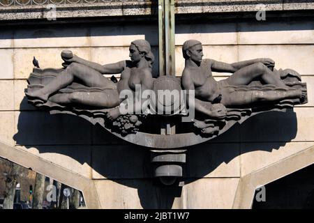 France, Rhone, Lyon, Kitchener-Marchand bridge on the Saone river from 1947, sculpture by Marcel Renard 1959 Stock Photo