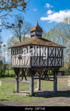 France, Puy de Dome, Villeneuve les Cerfs, half-timbered dovecote typical of the plain of La Limagne dated 1472 Stock Photo