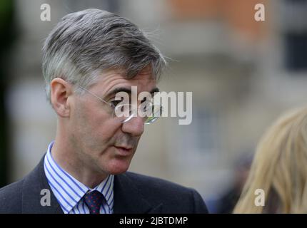 Jacob Rees-Mogg (Con: N E Somerset) Minister of State for Brexit Opportunities - in Westminster, being interviewed (by Victoria Derbyshire) before a v Stock Photo