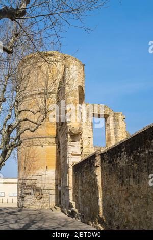 France, Vaucluse, Luberon Regional Natural Park, La Tour-d'Aigues, the castle renovated in the 16th century, masterpiece of the Renaissance in Provence Stock Photo