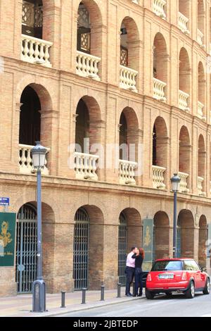 Spain, Valencia, brick bullring inaugurated in 1860 and designed by the Valencian architect Sebastián Monleón Estellés, reunion of lovers