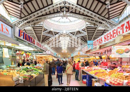 Spain, Valencia, central market in Art Nouveau (modernist) style designed in the 1920s by architects Alexandre Soler i March and Francesc Guàrdia i Vial then Enrique Viedma and Angel Romani with an inauguration in 1928 Stock Photo