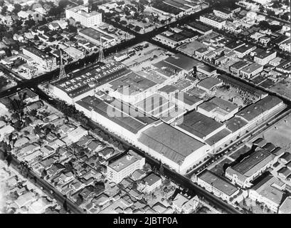 WARNER BROS. WEST COAST STUDIOS aerial view in early 1934 Stock Photo