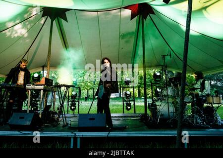 Copenhagen, Denmark. 27th, May 2022. The Norwegian eletropop act Sassy 009 performs a live concert during the Danish science festival Bloom Festival 2022 in Sondermarken, Copenhagen. (Photo credit: Gonzales Photo - Malthe Ivarsson). Stock Photo